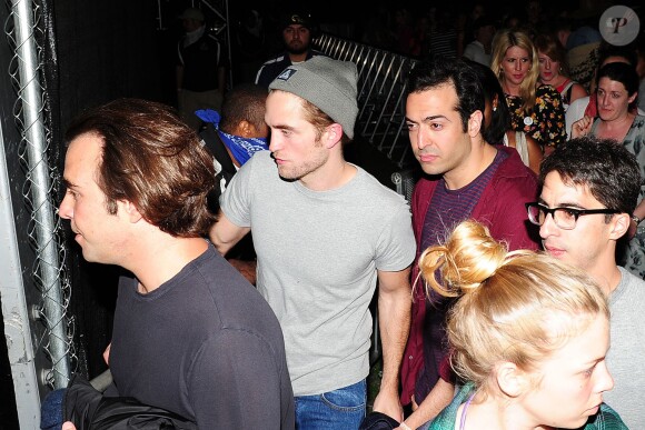 Robert Pattinson après avoir assisté au concert de FKA Twigs au 2e jour du Coachella Music Festival à Indio, le 11 avril 2015.