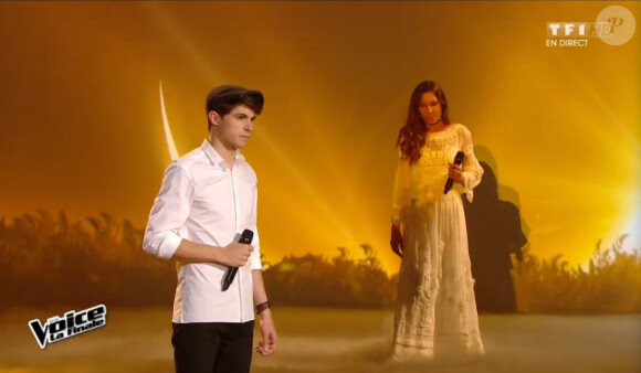 Lilian Renaud et Zazie dans la finale de The Voice 4 sur TF1, le samedi 25 avril 2015.