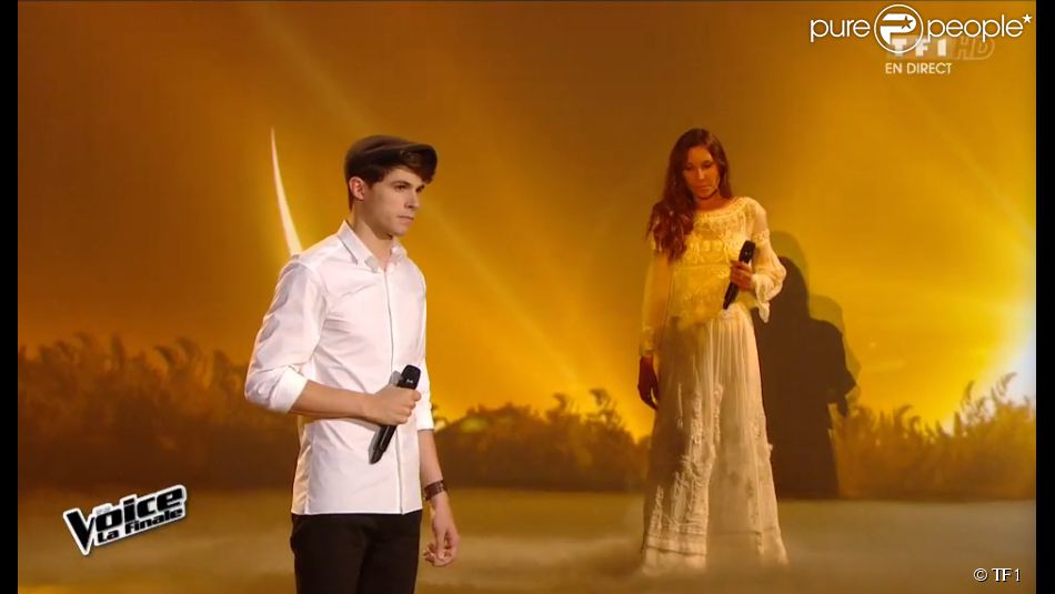 Lilian Renaud et Zazie dans la finale de  The Voice 4  sur TF1, le samedi 25 avril 2015.