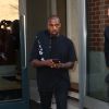 Kanye West quitte son appartement et se rend à l'hôtel Mercer à New York. Le 2 mai 2015.