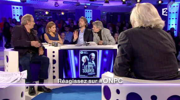 Léa Salamé, gênée par la drague lourdingue de Jean-Pierre Mocky - On n'est pas couché sur France 2, samedi 2 mai 2015.
