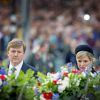 Le roi Willem-Alexander et la reine Maxima des Pays-Bas lors des cérémonies nationales du souvenir à Amsterdam le 4 mai 2015.