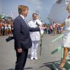Le roi Willem-Alexander et la reine Maxima des Pays-Bas visitant l'île néerlandaise d'Aruba, à l'occasion des 200 ans du royaume des Pays-Bas et du 350e anniversaire de la Marine, le 1er mai 2015