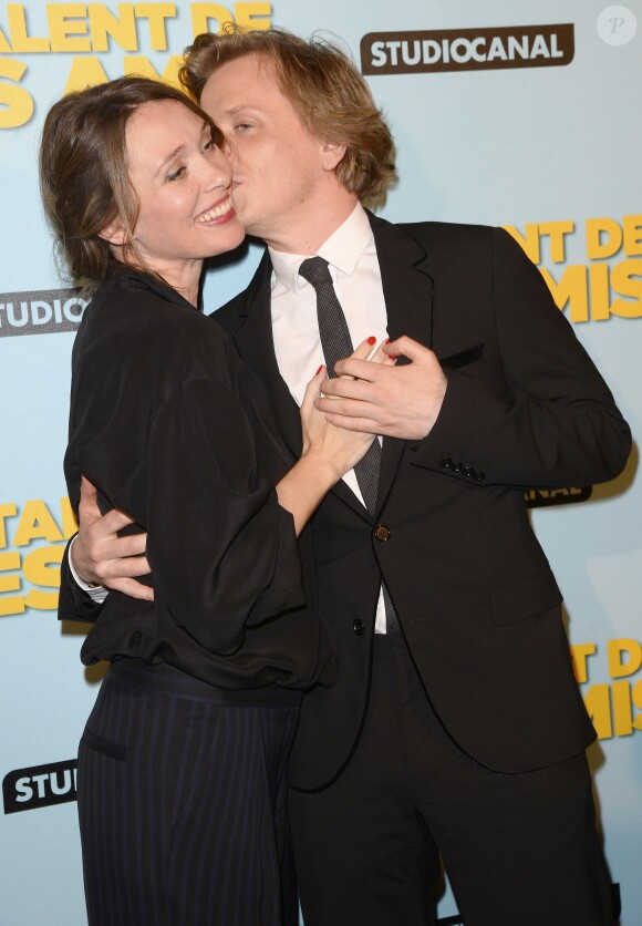 Anne Marivin et Alex Lutz - Avant-première du film "Le talent de mes amis" au théâtre Bobino à Paris le 4 mai 2015.