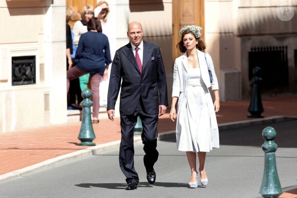 Le prince Serge de Yougoslavie et sa femme Eleonora Rajneri lors du baptême des enfants princiers Jacques et Gabriella en la cathédrale Notre-Dame-Immaculée de Monaco le 10 mai 2015