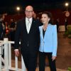 Le prince Albert II de Monaco, Elisabeth-Anne de Massy lors de la clôture de l'expo canine organisée par la Société canine de Monaco présidée par la baronne Elisabeth-Anne de Massy, le 10 mai 2015 au chapiteau de Fontvieille.