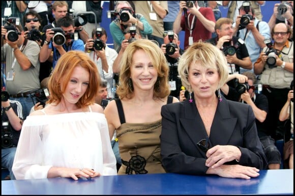 Mylène Demongeot, Ludivine Sagnier et Nathalie Baye - Photocall du film La Californie, au 59ème festival du film de Cannes en 2006  
