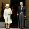 Le prince Charles, Camilla Parker Bowles, la comtesse Sophie de Wessex, le prince Edward, la reine Elizabeth II et le prince Philip lors de la première garden party de l'année à Buckingham, le 12 mai 2015
