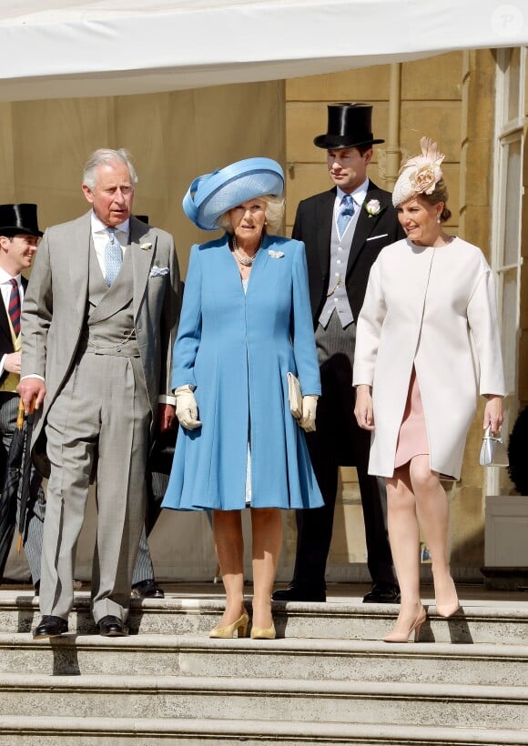 Le prince Charles, Camilla Parker Bowles, le prince Andrew et la comtesse Sophie de Wessex lors de la première garden party de l'année à Buckingham, le 12 mai 2015