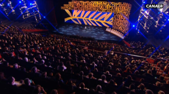 La cérémonie d'ouverture du 68e Festival de Cannes le 13 mai 2015, présentée par Lambert Wilson