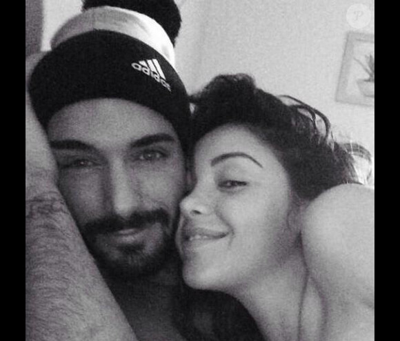 Thomas Vergara poste une photo de Nabilla et lui au temps du bonheur pour célébrer leur deux ans d'amour, sur Twitter, le 13 janvier 2015