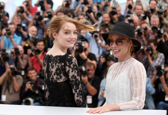 Emma Stone, Parker Posey - Photocall du film "L'Homme irrationnel" ("Irrational Man") lors du 68e Festival international du film de Cannes le 15 mai 2015