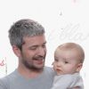Le chanteur Grégoire et sa fille Léopoldine dans le clip de son nouveau single Les point sur les i
