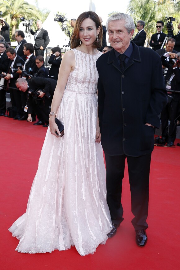 Elsa Zylberstein (robe Zuhair Murad, parure de Grisogono) et Claude Lelouch - Montée des marches du film "Mia Madre" lors du 68e Festival International du Film de Cannes, le 16 mai 2015.