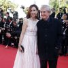 Elsa Zylberstein (portant une robe Zuhair Murad et une parure de Grisogono) et Claude Lelouch - Montée des marches du film "Mia Madre" lors du 68e Festival International du Film de Cannes, le 16 mai 2015.