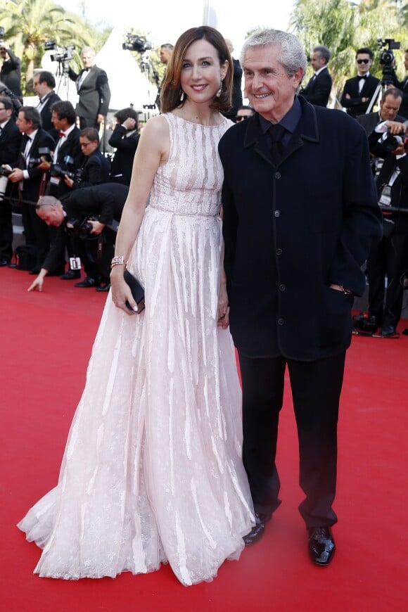 Elsa Zylberstein (portant une robe Zuhair Murad et une parure de Grisogono) et Claude Lelouch - Montée des marches du film "Mia Madre" lors du 68e Festival International du Film de Cannes, le 16 mai 2015.