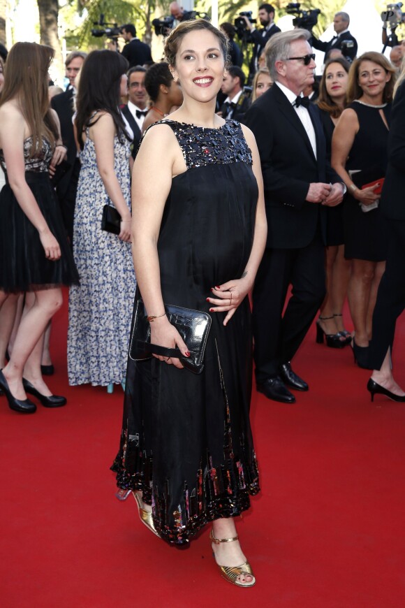 Alysson Paradis enceinte - Montée des marches du film "Inside Out" (Vice-Versa) lors du 68e Festival International du Film de Cannes, le 18 mai 2015.