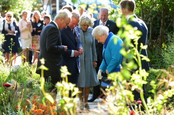 Le prince Charles et la duchesse Camilla avec Elizabeth II le 18 mai 2015 au Chelsea Flower Show, à Londres.