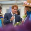 Le prince Harry présentait le 18 mai 2015 à la reine Elizabeth II d'Angleterre le jardin de son association Sentebale lors du Chelsea Flower Show, à Londres.
