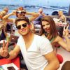 Rayane Bensetti, Denitsa Ikonomova et des danseurs de Danse avec les stars. Le 4 mai dernier, ils sont partis de Paris afin de se rendre à l'île de La Réunion et l'île Maurice pour réaliser des shows. Mai 2015.