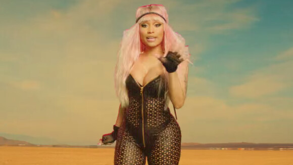Nicki Minaj : Illusion torride pour David Guetta, perdu dans le désert