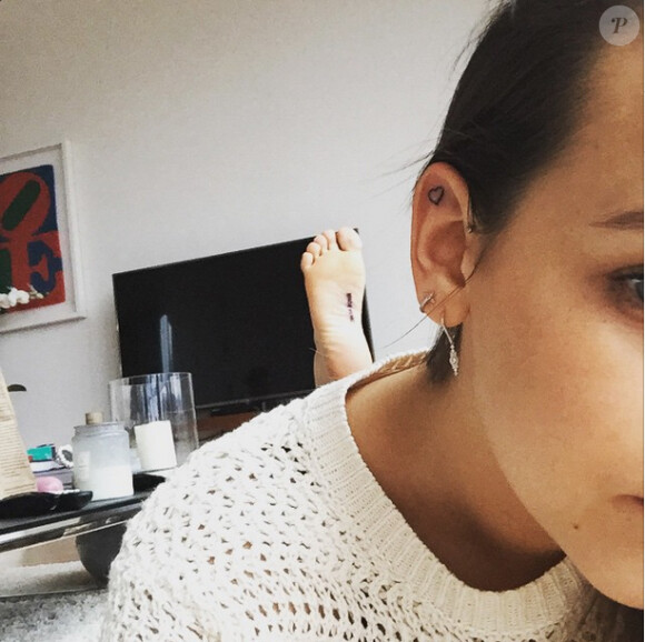 Pauline Ducruet, fille de la princesse Stéphanie de Monaco, a révélé le 6 mai 2015 s'être fait faire deux nouveaux tatouages, à l'oreille droite et au pied droit. Photo Instagram.