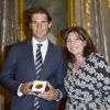 Rafael Nadal a reçu des mains de la maire de Paris Anne Hidalgo la médaille Grand vermeil de la ville de Paris, le 21 mai 2015
