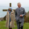 Le prince Charles et Camilla Parker Bowles en visite officielle en Irlande du Nord le 21 mai 2015, inaugurant après rénovation la maison Mount Stewart, la communauté Corrymeela et le château Hillsborough