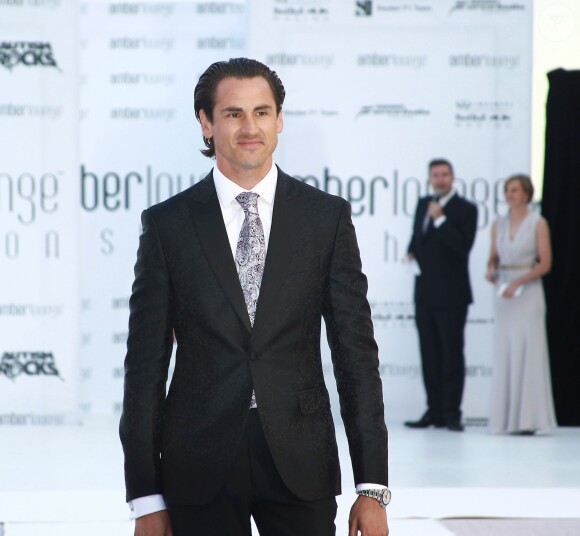 Adrian Sutil lors de la "Amber Lounge Fashion and Auction Party" à l'hôtel Méridien à Monaco, le 22 mai 2015. Dans le cadre du Grand Prix de Formule 1 de Monaco, des pilotes automobiles et leurs femmes ont défilé pour la bonne cause. "Amber Lounge Fashion and Auction Party"