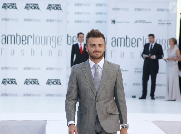 Will Stevens lors de la "Amber Lounge Fashion and Auction Party" à l'hôtel Méridien à Monaco, le 22 mai 2015. Dans le cadre du Grand Prix de Formule 1 de Monaco, des pilotes automobiles et leurs femmes ont défilé pour la bonne cause. "Amber Lounge Fashion and Auction Party"
