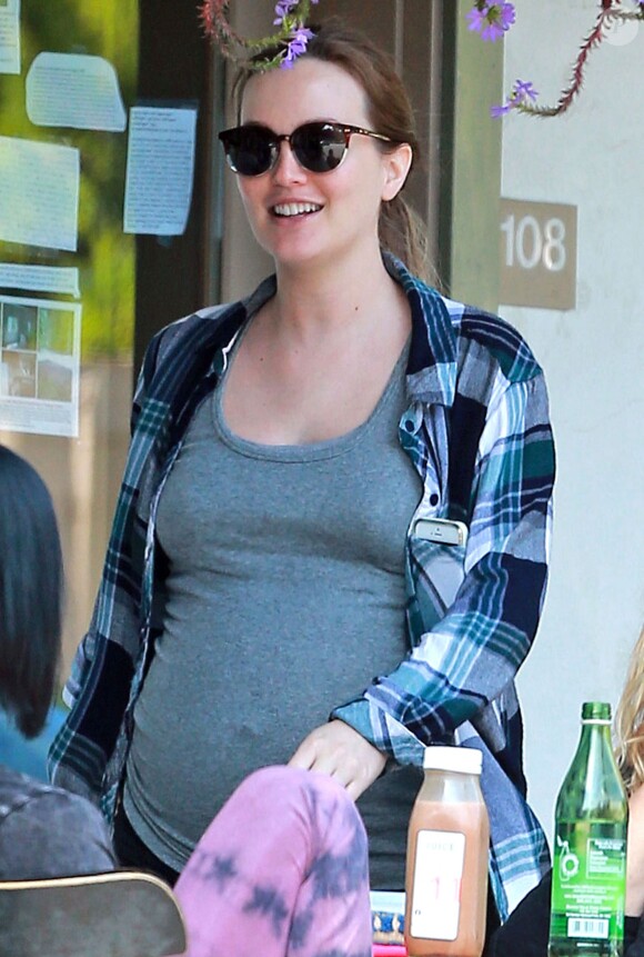 Exclusif - Leighton Meester, enceinte à Los Angeles, le 16 mai 2015.