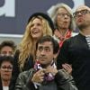 Pascal Obispo et sa compagne Julie Hantson, passionnés lors du match d'inauguration du Nouveau Stade, la nouvelle enceinte des Girondins de Bordeaux, entre les Girondins et Montpellier, le 23 mai 2015 à Bordeaux