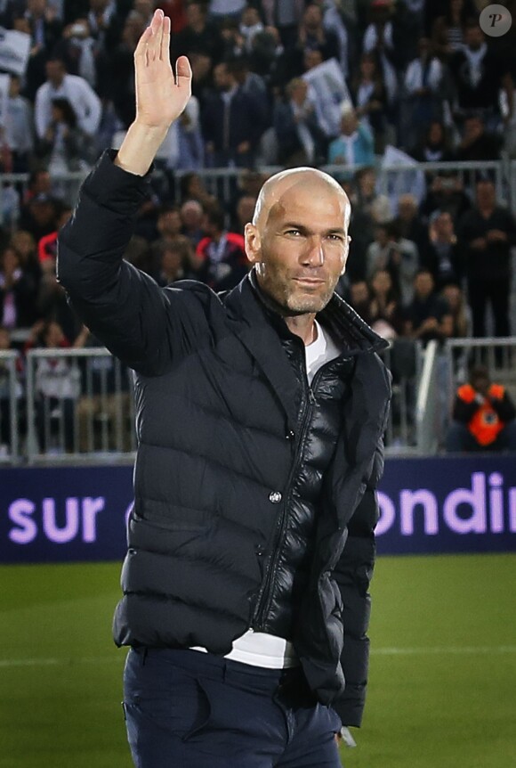 Zinédine Zidane lors du match d'inauguration du Nouveau Stade, la nouvelle enceinte des Girondins de Bordeaux, entre les Girondins et Montpellier, le 23 mai 2015 à Bordeaux