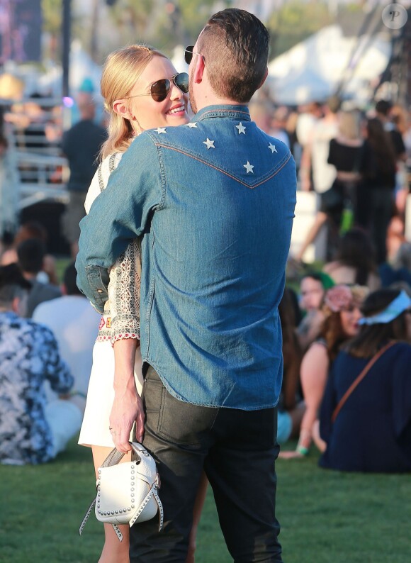 Kate Bosworth et son mari Michael Polish au 2ème jour du Festival "Coachella Valley Music and Arts" à Indio, le 11 avril 2015 