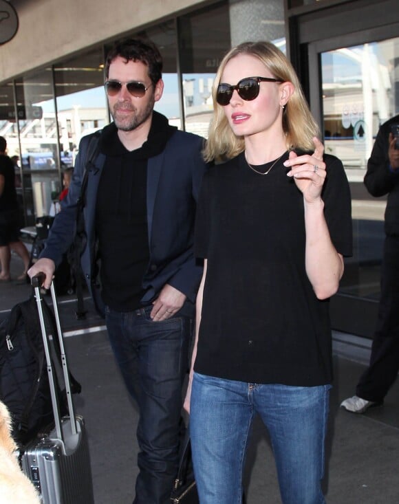 Kate Bosworth et son mari Michael Polish arrivent à l'aéroport de LAX à Los Angeles, le 12 mars 2015  