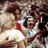 Bruce Jenner avec son épouse de l'époque Chrystie suite à sa victoire olympique en décathlon à Montreal, le 30 juillet 1976
