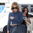  Jennifer Lopez arrive &agrave; l'a&eacute;roport de LAX &agrave; Los Angeles pour prendre l'avion, le 26 mai 2015  