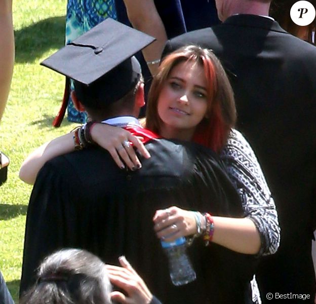 Paris Jackson et Prince Jackson - Exclusif - Prix spécial - No web - No blog - Prince Jackson obtient le diplôme de son école "Buckley High School" à Sherman Oaks, le 30 mai 2015 For germany call for price - Strictly no internet use Exclusive - The Jackson family was in full support as Prince Jackson graduates with honors from Buckley High School in Sherman Oaks, California on May 30, 2015. Siblings Paris and Blanket were on hand, as well as uncles and cousins and the Jackson matriarch, Katherine. Prince was in great spirits celebrating the milestone event. The 17 year old son of Michael Jackson will stick with his Los Angeles roots when he attends Loyola Marymount University next year30/05/2015 - Sherman Oaks