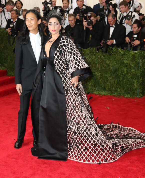 Lady Gaga et Alexander Wang - Soirée Costume Institute Gala 2015 (Met Ball) au Metropolitan Museum, célébrant l'ouverture de Chine: à travers le miroir à New York. Le 4 mai 2015.