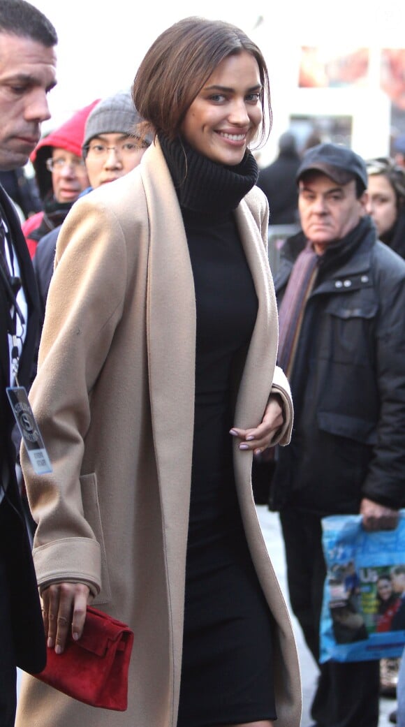 Irina Shayk lors d'un événement pour la sortie du Sports Illustrated Swimsuit au Herald Square de New York le 10 février 2015