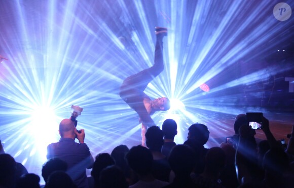 Brahim Zaibat sur scène - Soirée des 20 ans de Têtu au YoYo à Paris, le 6 juin 2015. 