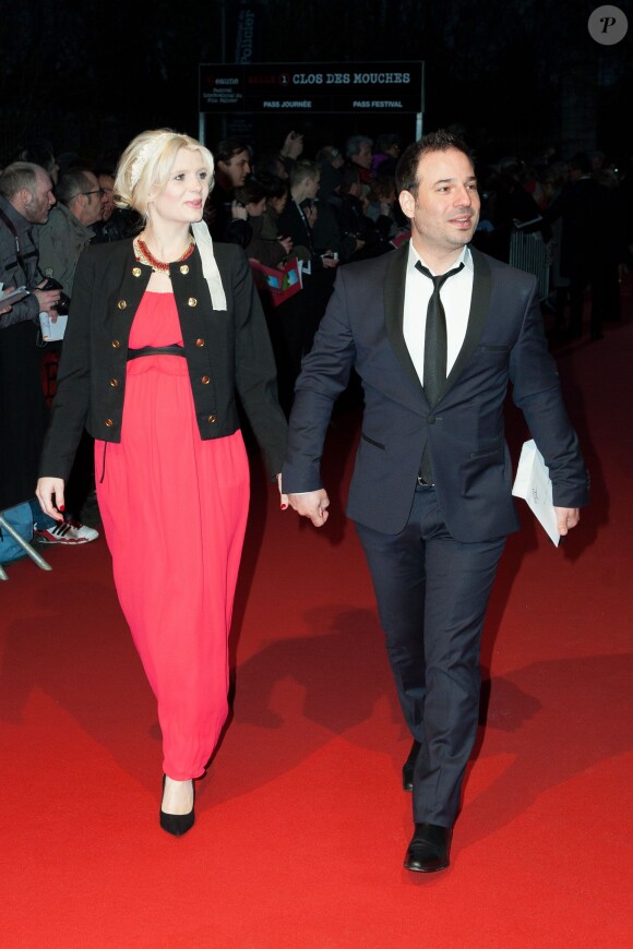 Mario Barravecchia et sa compagne, enceinte, lors de l'ouverture du festival international du film de Beaune le 25 mars 2015. Le chanteur vient d'être papa pour la troisième fois !