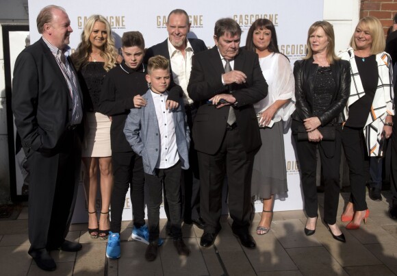 Paul Gascoigne, en famille, assiste à la première du documentaire "Gascoigne", qui retrace sa vie de footballeur, à Londres. Le 8 juin 2015