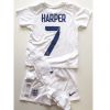 La tenue de l'équipe nationale d'Angleterre au nom de Harper - photo publiée sur le compte Instagram de David Beckham le 8 juin 2015