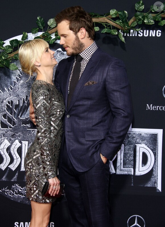 Chris Pratt et sa femme Anna Faris à la première de Jurassic World au Dolby Theatre à Hollywood, le 9 juin 2015.