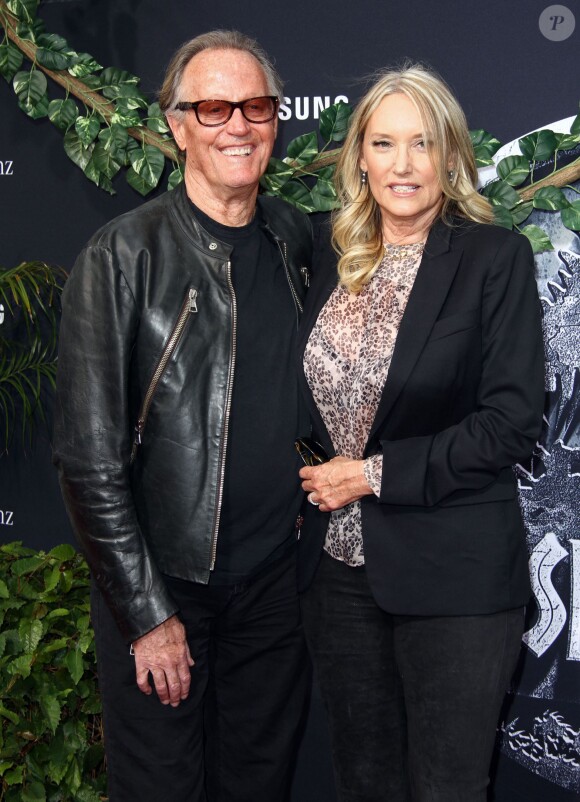 Peter Fonda et sa femme Parky Fonda à la première de Jurassic World au Dolby Theatre à Hollywood, le 9 juin 2015.