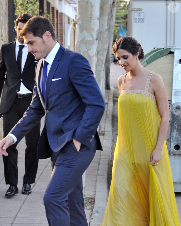 Iker Casillas et sa compagne Sara Carbonero à Tolède (Espagne), le 6 juin 2015. Le footballeur et la journaliste sportive assistaient au mariage de la cousine de cette dernière.