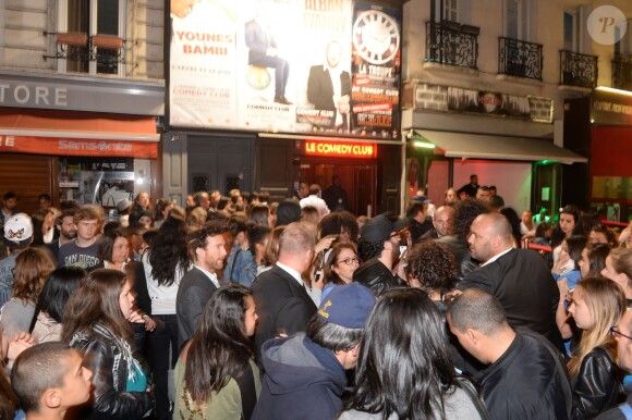 Exclusif - Bain de foule pour Kev Adams lors de l'aftershow du film Les Profs 2 au Comedy Club à Paris, le 9 juin 2015.