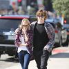 Emma Roberts et Evan Peters le jour de l'annonce du décès de Nancy Motes, demi-soeur de Julia Roberts et tante d'Emma Roberts, à Los Angeles le 10 février 2014 
