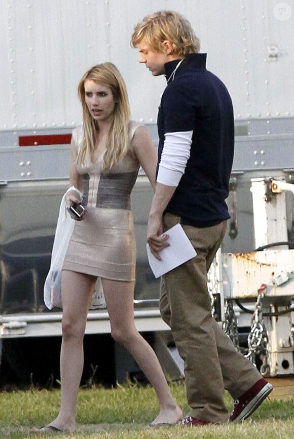Exclusif - Emma Roberts et Evan Peters sur le tournage de "American Horror Story" a la Nouvelle Orleans le 26 juillet 2013.  